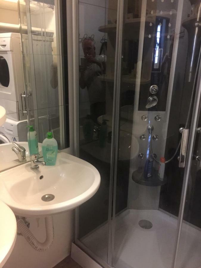 Homestay Free Park&Bikes Любляна Екстериор снимка